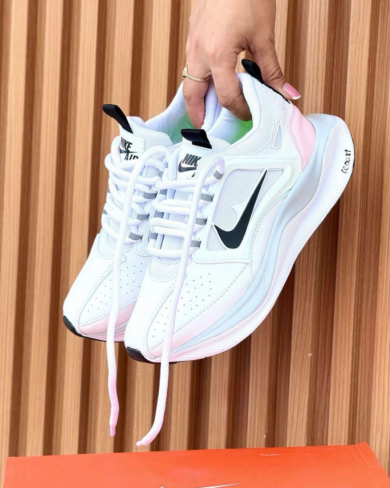 REF: 151 NIKE BAILLELI DAMA